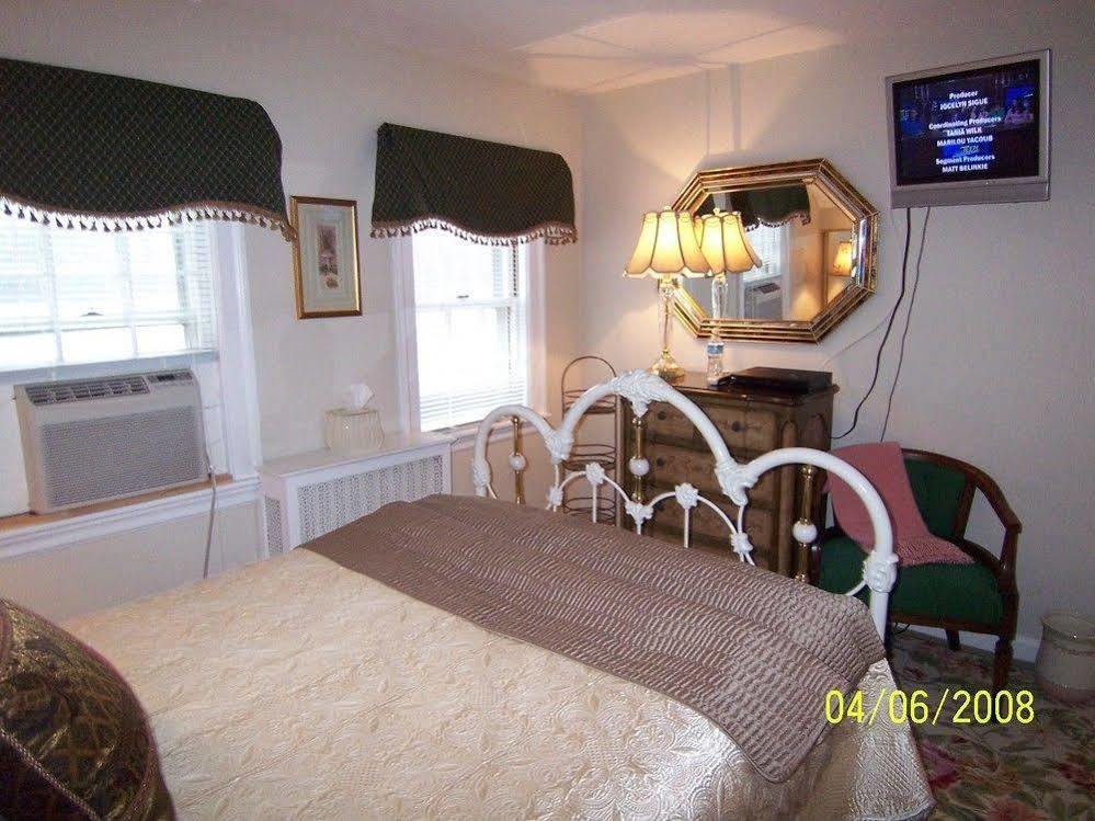 Wellesley Bed And Breakfast Exterior photo